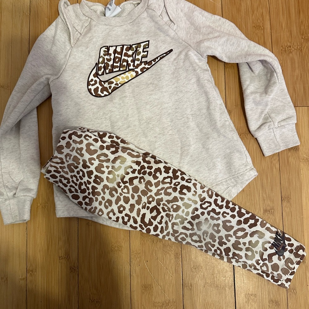 Nike Beige Sweatshirt and Leopard Leggings Set